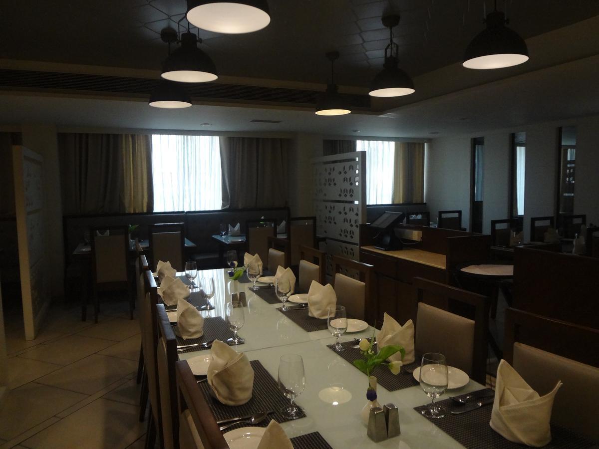 Comfort Inn Donil Vadodara Exterior photo